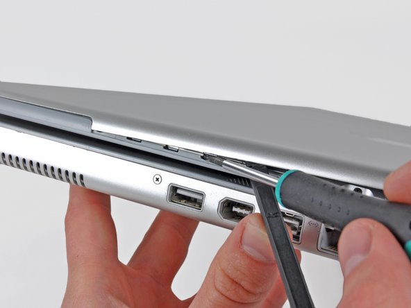 PowerBook G4 Aluminum 17" 1-1.67 GHz Rear Display Bezel Replacement: step 3, image 3 of 3