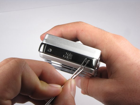 Sony Cyber-shot DSC-W290 casing Replacement: step 4, image 3 of 3