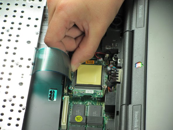 Macintosh PowerBook 1400 Series RAM Replacement: step 17, image 1 of 1