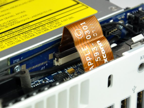 Mac mini Model A1176 Hard Drive Replacement: step 7, image 2 of 2