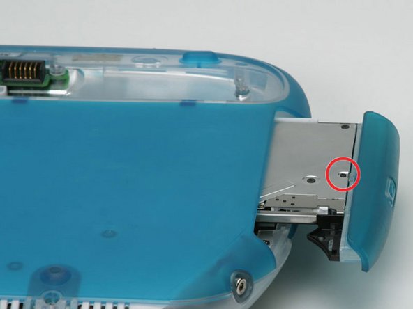 iBook G3 Clamshell CD Faceplate Replacement: step 3, image 1 of 1