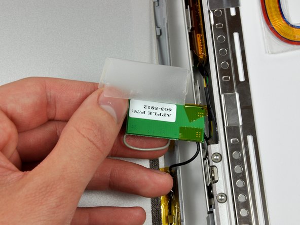 PowerBook G4 Aluminum 15" 1-1.5 GHz Display Inverter Replacement: step 11, image 3 of 3