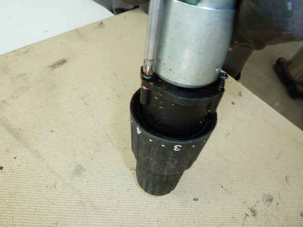 Power Screwdriver (with exchangeable battery pack): step 4, image 1 of 3