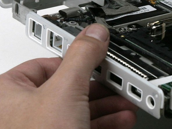 iBook G3 14" Logic Board Replacement: step 44, image 1 of 1