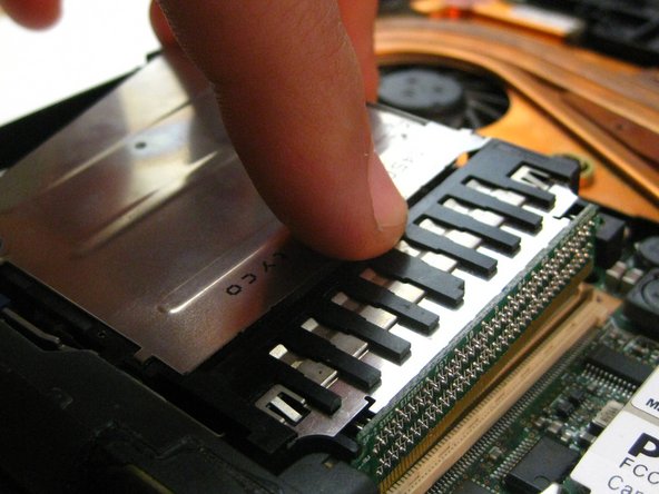 IBM ThinkPad T42 Teardown: step 8, image 3 of 3