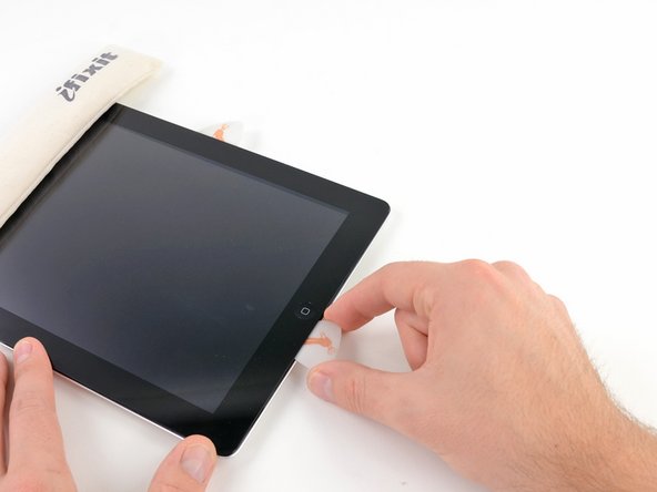 iPad 2 GSM Headphone Jack & SIM Slot Replacement: step 20, image 3 of 3