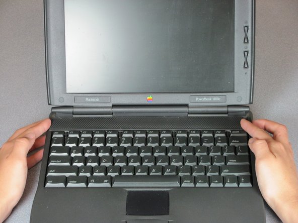 Macintosh PowerBook 1400 Series RAM Replacement: step 8, image 1 of 1