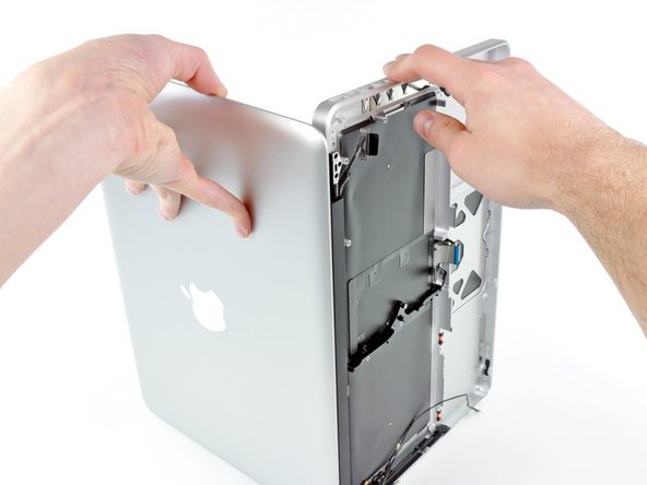 MacBook Pro 13" Unibody Early 2011 Upper Case Replacement: step 42, image 3 of 3