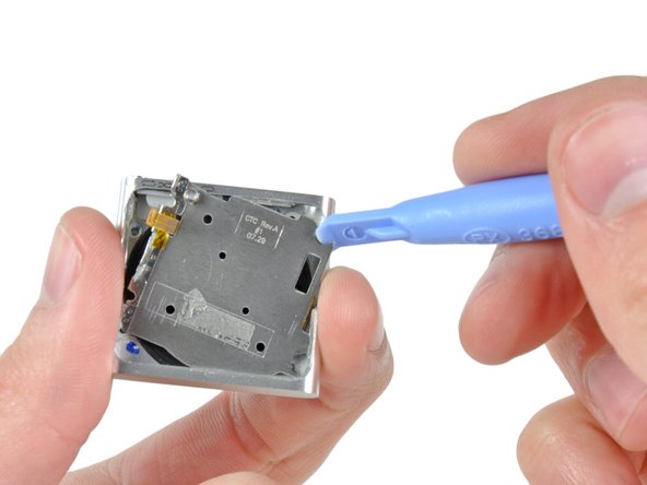 iPod Shuffle 4th Generation Control Buttons Replacement: step 11, image 1 of 2