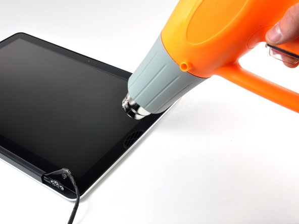 MacBook Pro 13" Unibody Mid 2009 Front Display Glass Replacement: step 18, image 1 of 2