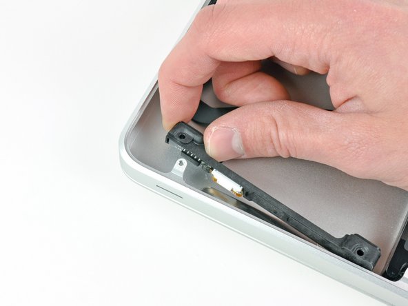 MacBook Pro 13" Unibody Early 2011 Hard Drive Cable Replacement: step 12, image 1 of 1