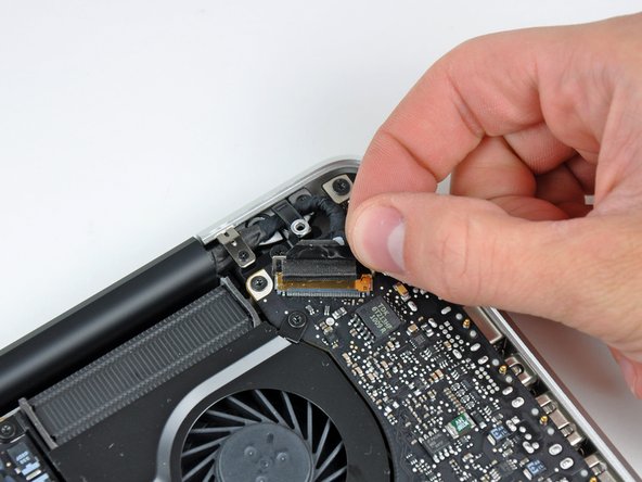 MacBook Pro 15" Unibody Mid 2010 Display Replacement: step 15, image 2 of 3