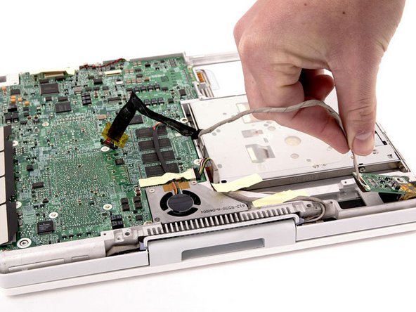 iBook G4 12" 800 MHz-1.2 GHz DC-In Board Replacement: step 19, image 1 of 1