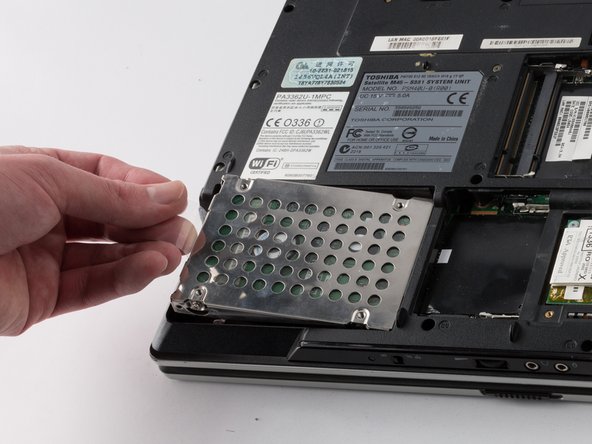 Toshiba Satellite M45 Speakers Replacement: step 4, image 2 of 3