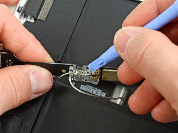 iPad Wi-Fi Dock Connector Cable Replacement: step 13, image 1 of 1