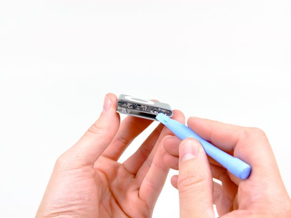 iPod Shuffle 2nd Generation Logic Board Assembly Replacement: step 4, image 1 of 2