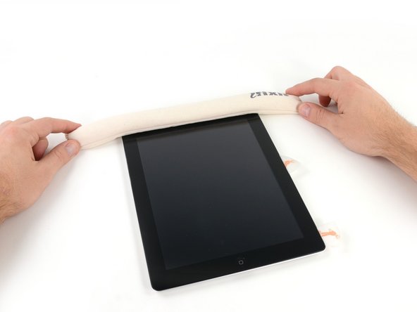 iPad 2 CDMA Microphone Replacement: step 13, image 2 of 2