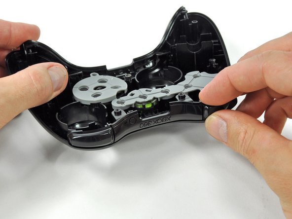 Xbox 360 Wireless Controller Bumper Panel Replacement: step 10, image 1 of 2