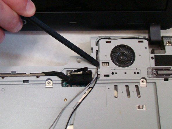 Sony Vaio PCG-7A2L LCD Screen Replacement: step 27, image 3 of 3