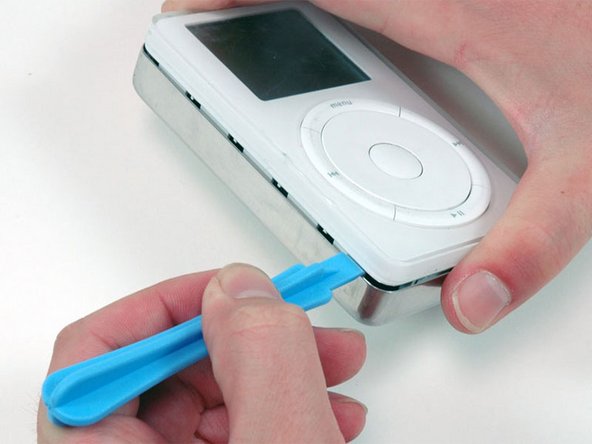 iPod 1st Generation Hard Drive Cable Replacement: step 3, image 1 of 1