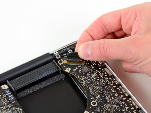 MacBook Pro 15" Unibody Early 2011 Logic Board Replacement: step 22, image 1 of 2