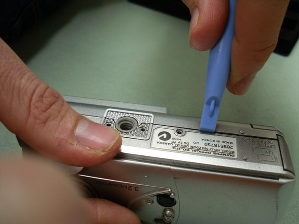 Olympus Camedia D560 Rear Panel Control Buttons Replacement: step 3, image 1 of 3