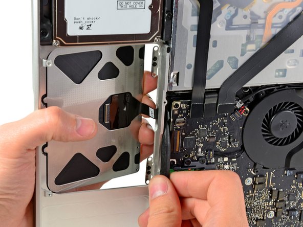 MacBook Pro 13" Unibody Mid 2010 Trackpad Replacement: step 10, image 1 of 1