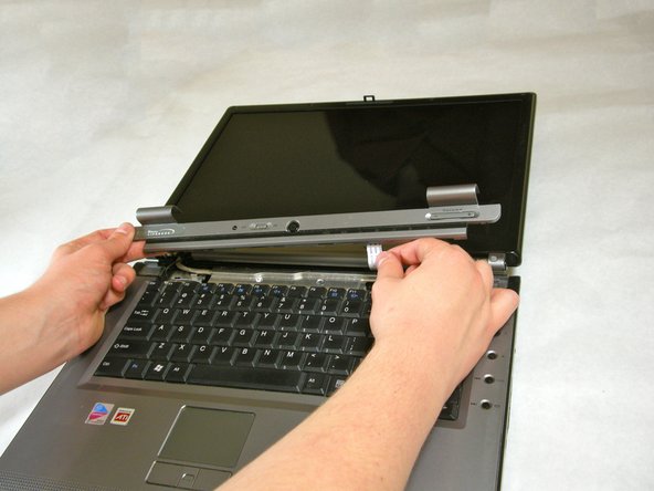 Fujitsu LifeBook N3510 Optical Drive Replacement: step 7, image 1 of 2