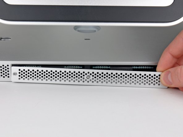 iMac Intel 21.5" EMC 2308 Heat Sink Replacement, iMac Intel 21.5" EMC 2308 Heat Sink Replacement: step 1, image 2 of 2