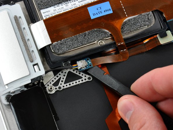 MacBook Air Models A1237 and A1304 Fan Replacement: step 6, image 3 of 3