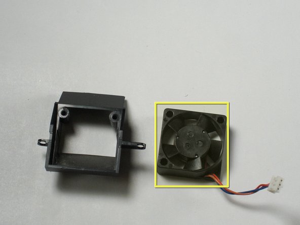 Sega Dreamcast Fan Replacement: step 7, image 2 of 2