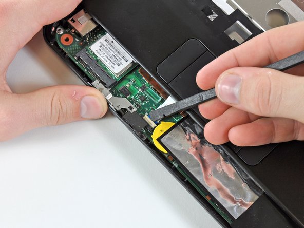 HP Mini 1000 Front Display Bezel Replacement: step 17, image 1 of 1