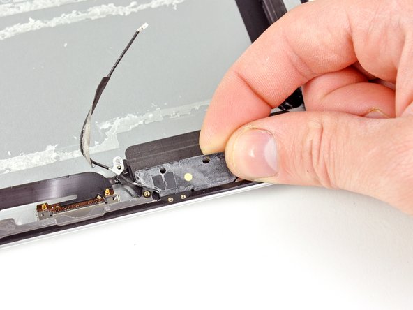 iPad 2 Wi-Fi EMC 2415 Speaker Assembly Replacement: step 53, image 1 of 1