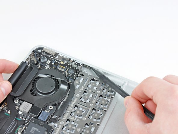 MacBook Air 11" Late 2010 Microphone Replacement: step 11, image 1 of 2