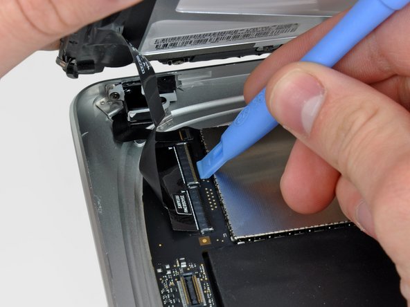iPad Wi-Fi LCD Replacement: step 6, image 2 of 3