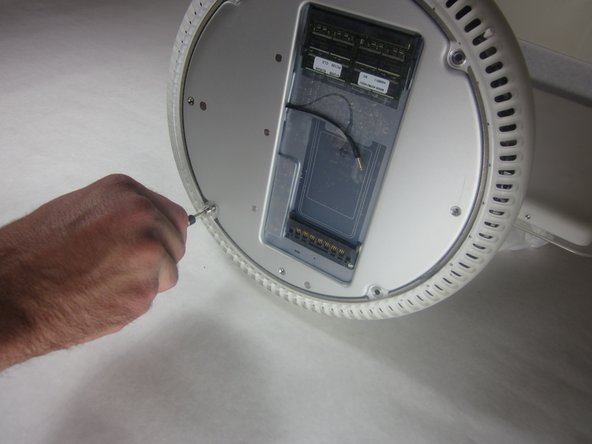 iMac G4 17 800 MHz EMC 1936 Drive Carrier Assembly Replacement: step 4, image 2 of 2