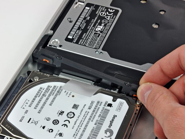 MacBook Pro 15" Unibody 2.53 GHz Mid 2009 Hard Drive Replacement: step 8, image 2 of 2