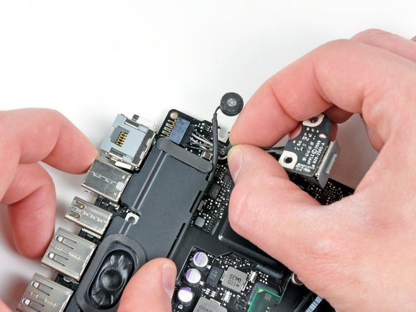 MacBook Pro 13" Unibody Early 2011 MagSafe DC-In Board Replacement: step 20, image 1 of 1