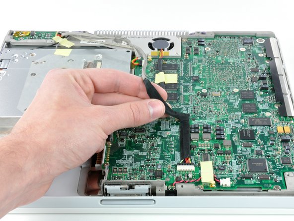 iBook G4 12" 1.33 GHz Heat Sink Replacement: step 21, image 1 of 2