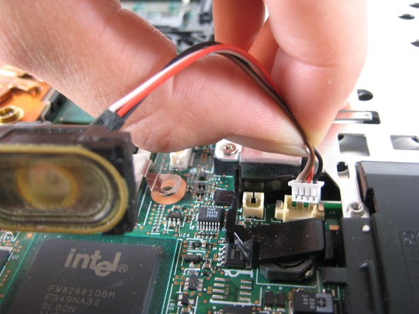 IBM ThinkPad T41 Motherboard Replacement: step 17, image 1 of 1