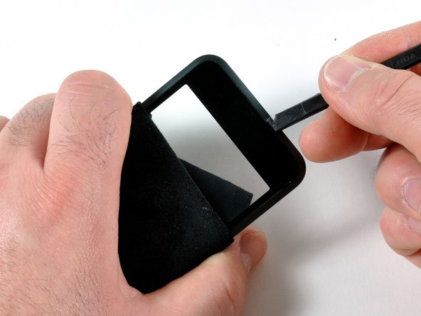 iPod Touch 1st Generation Front Panel Replacement: step 16, image 1 of 2