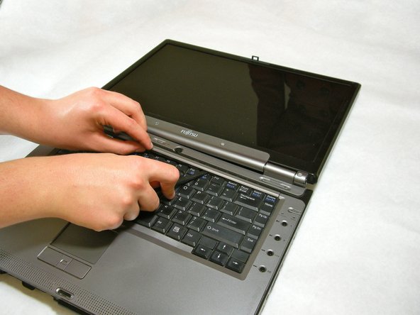 Fujitsu LifeBook N3510 Wireless Module Replacement: step 5, image 2 of 3