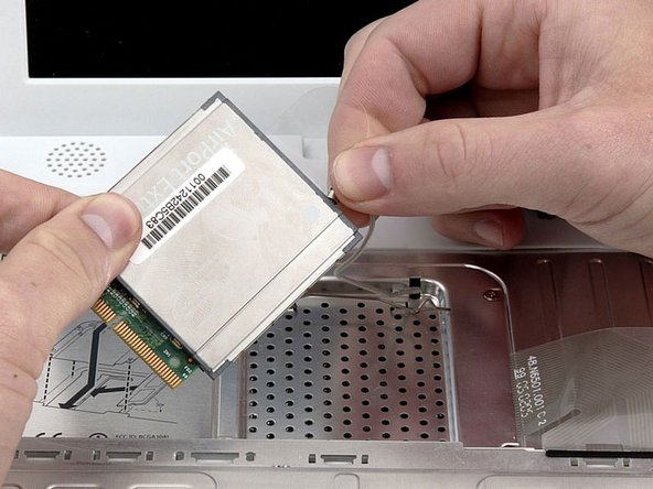 iBook G4 12" 800 MHz-1.2 GHz AirPort Extreme Card Replacement: step 6, image 1 of 1