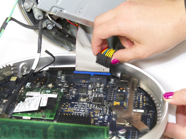 iMac G4 15" 700 MHz EMC 1873 Optical Drive Replacement: step 7, image 1 of 1