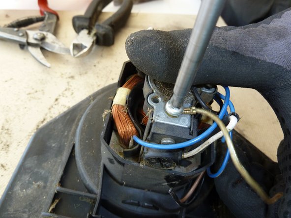 Lawn Trimmer: step 8, image 1 of 2