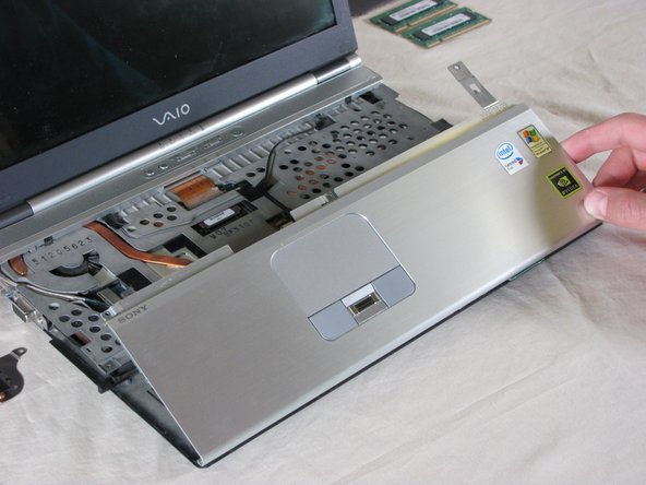 Sony Vaio PCG-6J2L screen Replacement: step 7, image 2 of 2