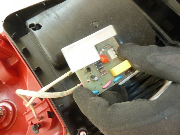 Vacuum Cleaner: step 11, image 1 of 3