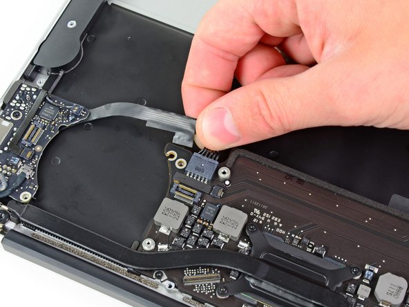 MacBook Air 11" Mid 2011 Logic Board Replacement: step 14, image 2 of 2