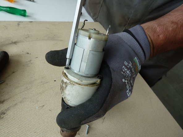 Power Screwdriver (with inbuilt battery pack): step 4, image 1 of 1