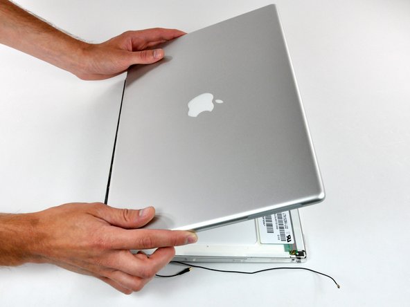 PowerBook G4 Aluminum 15" 1.67 GHz Front Display Bezel Replacement: step 25, image 3 of 3